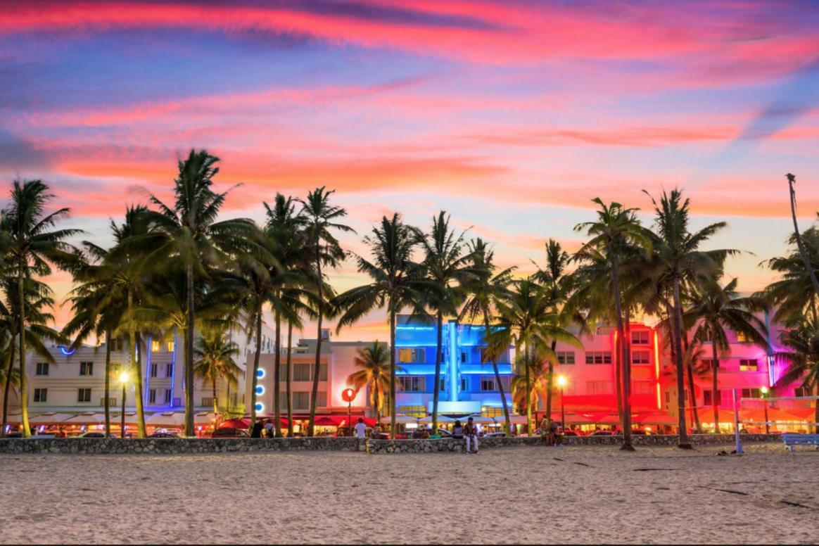 Snug Minimalist Full Bed With 50 Inch Smart Tv, Netflix, Airplay, Mini-Fridge, And 500 Mbps Wifi Near Fiu, Dolphin Mall, Airport Miami Eksteriør billede